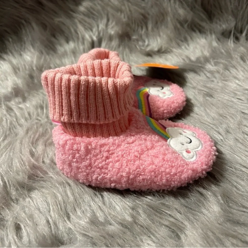 Wonder Nation Slippers‎ Baby Girl’s Size 5 Pink Fuzzy Rainbow Bootie Shoes